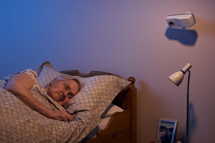 Bilde som viser nattugla på soverommet til en eldre person