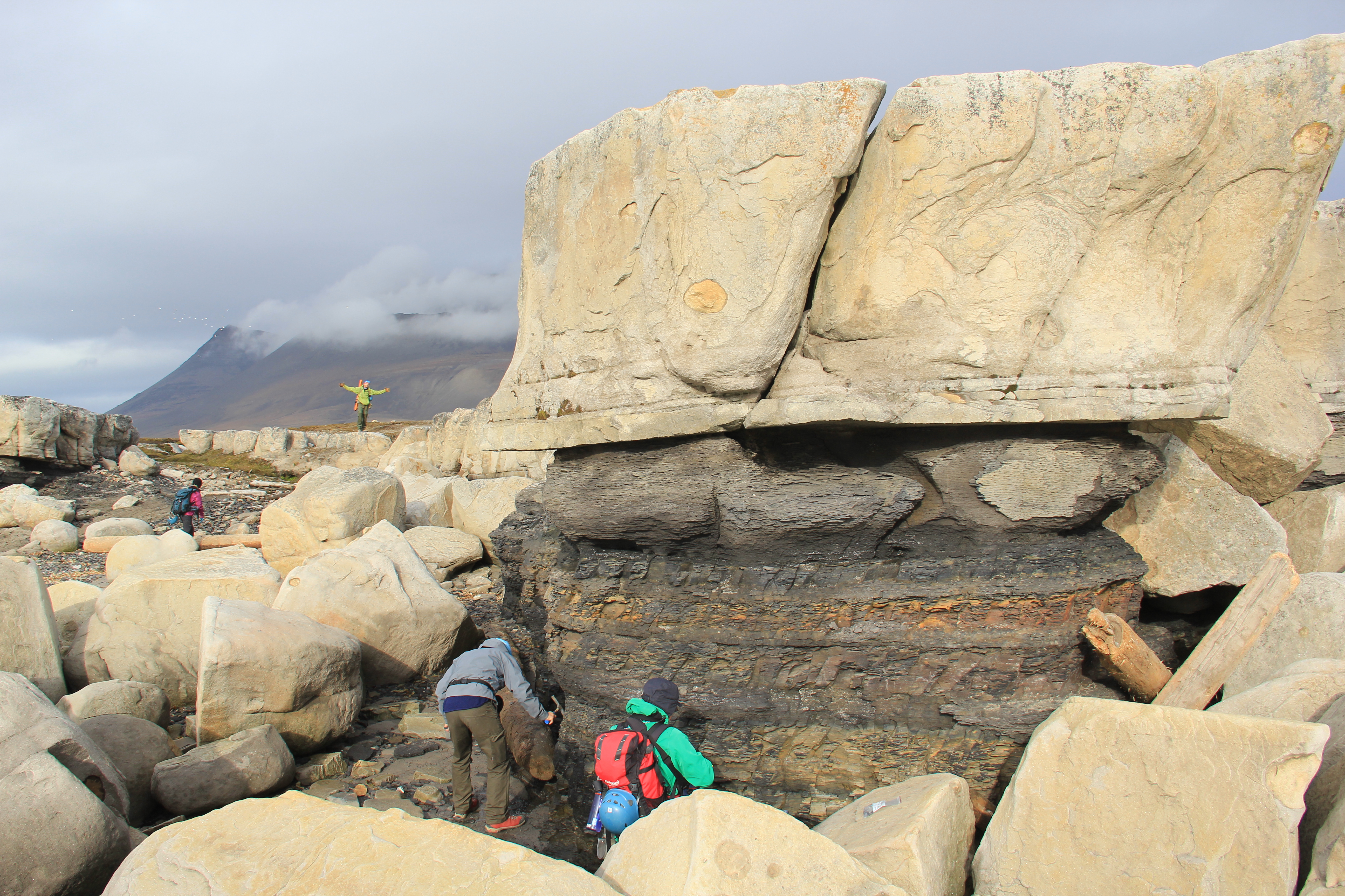 Foto som viser forskere fra ARCEx på feltekskursjon